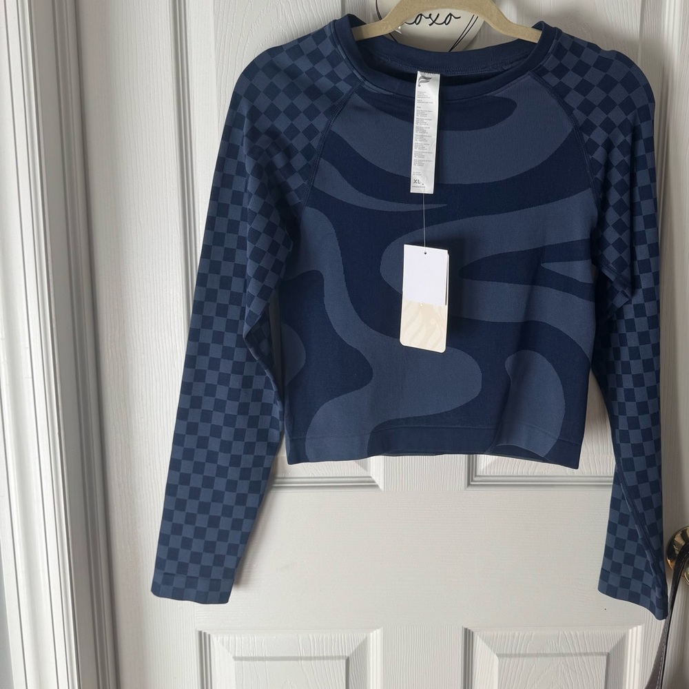 Fabletics Navy and Blue Jada Crop Top.